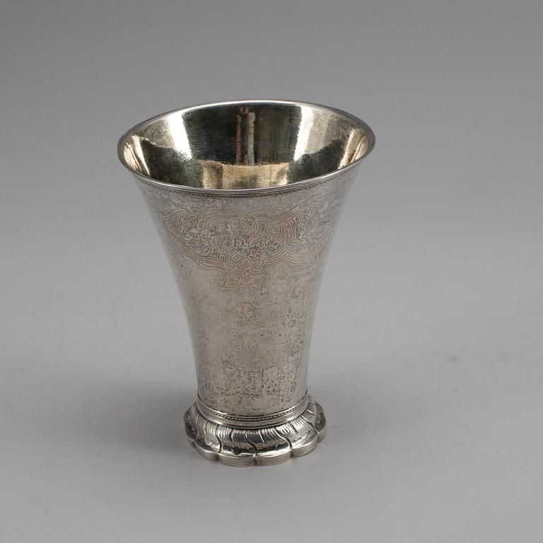 BÄGARE, silver, okänd mästare, 1700-tal. Vikt 354 g.