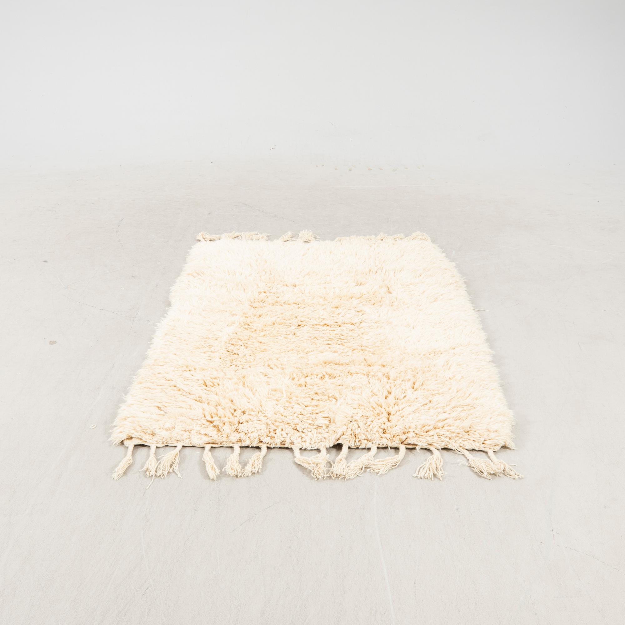 A Konya Yatak carpet approx 214x125 cm.