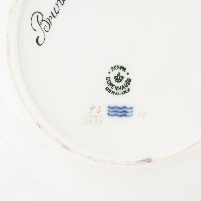 Ten "Flora Danica" porcelain plates (Hausmålerai), Roya Copenhagen, Denmark.