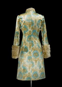 A 21th cent paisley patterned silk gown by Hype.