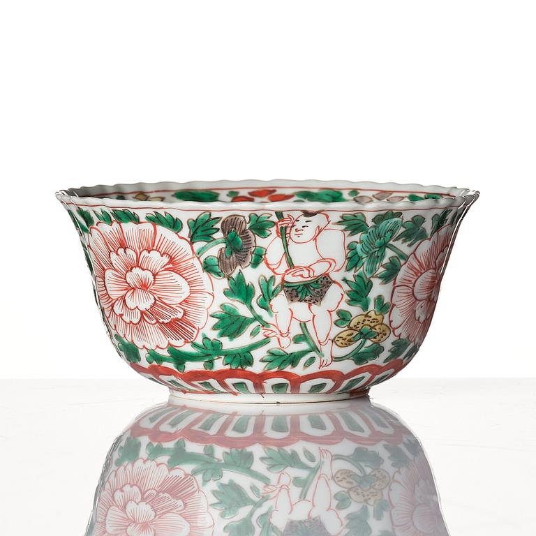 Skål, porslin. Qingdynastin, Kangxi (1662-1722).