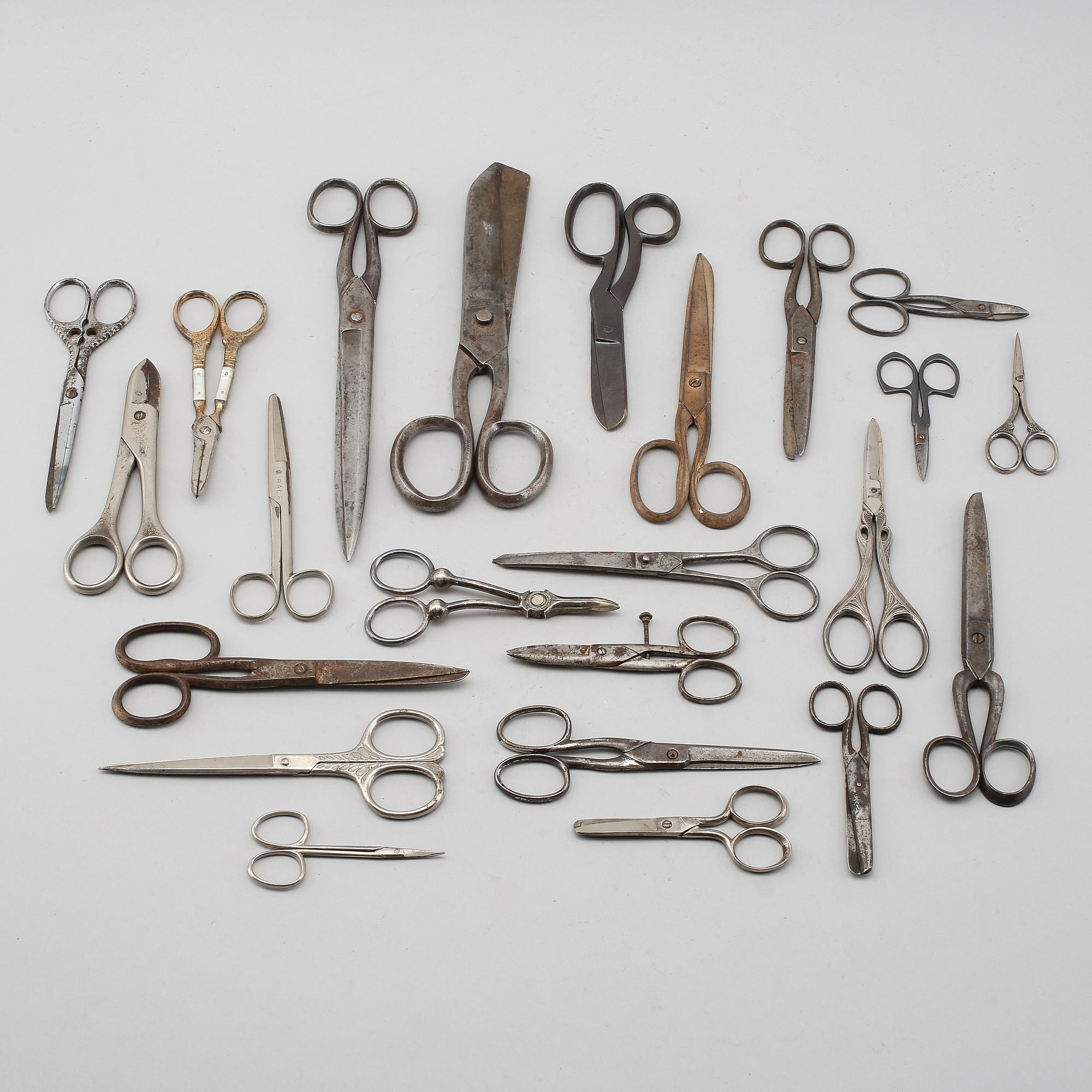SAMLING SAXAR, ca 20 st, metall, 1800-/1900-tal.