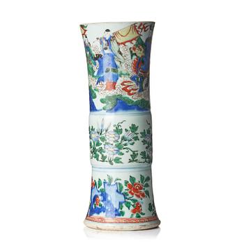844. A wucai decorated vase. Qing dynasty, early Kangxi, 17th century.