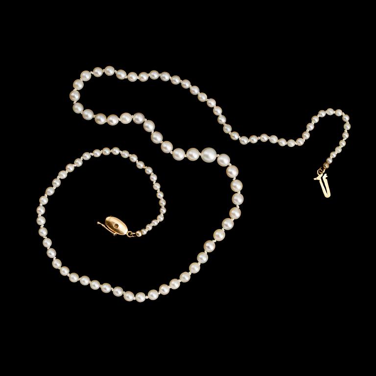 PÄRLCOLLIER, odlade doserade pärlor, lås 18 k guld.