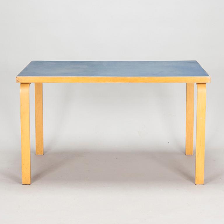 Alvar Aalto, bord, modell 82 för O.Y. Huonekalu- ja Rakennustyötehdas A.B. 1960-tal.