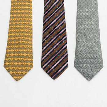 Hermès, three silk ties.