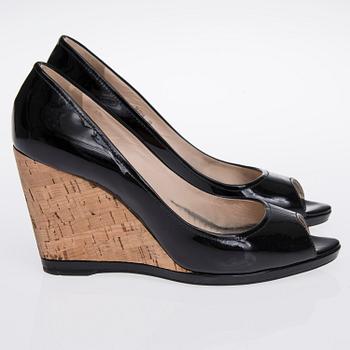 SKOR, Prada.