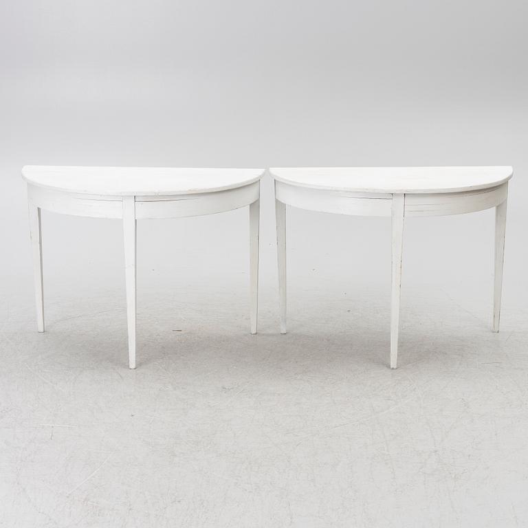 A pair of moon tables, 19th century.