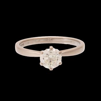 Ring solitär 18K vitguld med en rund briljantslipad diamant, 77 diamonds Birmingham, diamant med GIA Report.