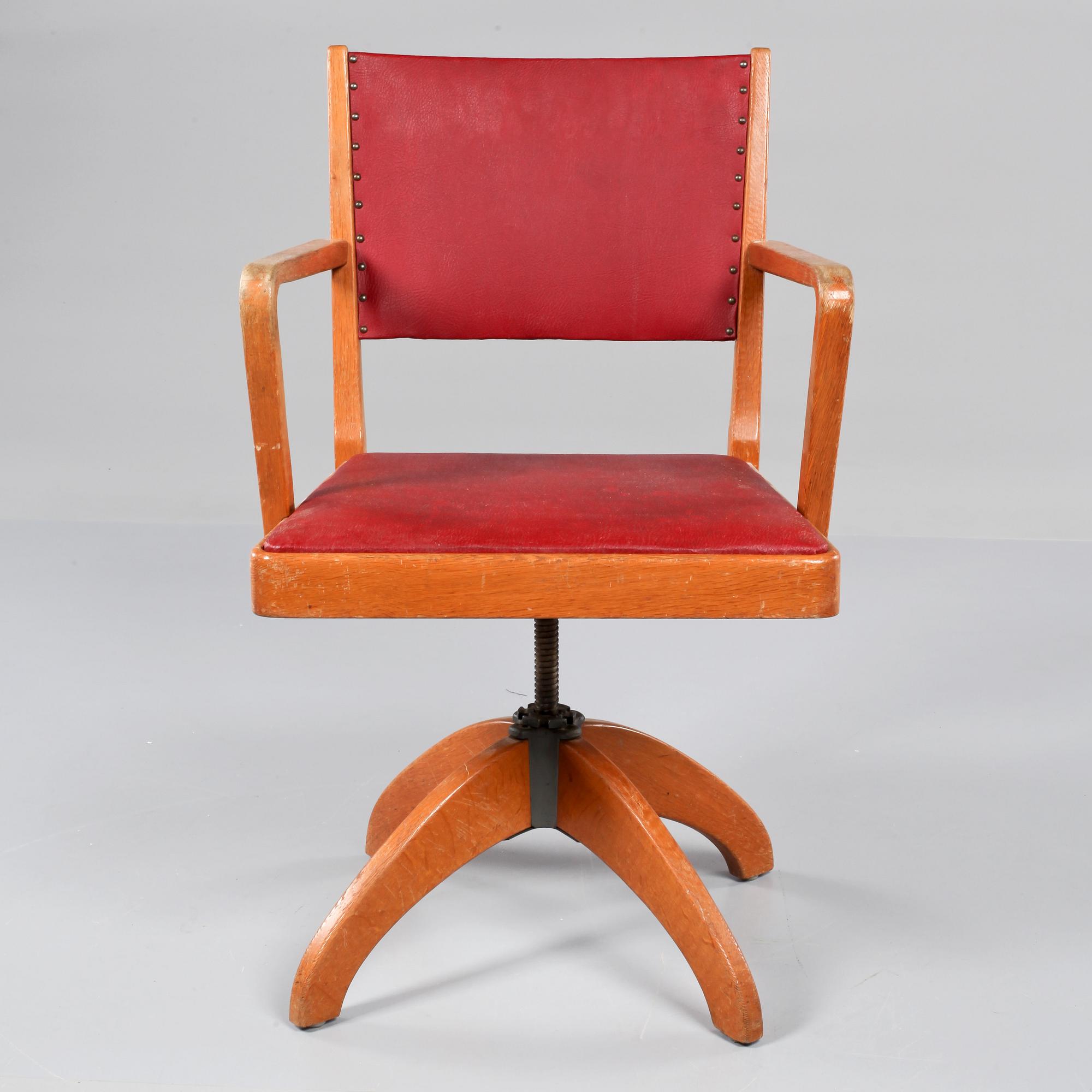 SKRIVBORDSSTOL, Åtvidaberg, 1900-talets andra hälft.