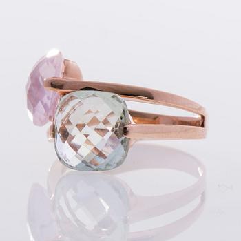 RING, 18K guld, cushion cut rosenkvarts och prasiolit, italienska stämplar. Vikt 5,4 g.