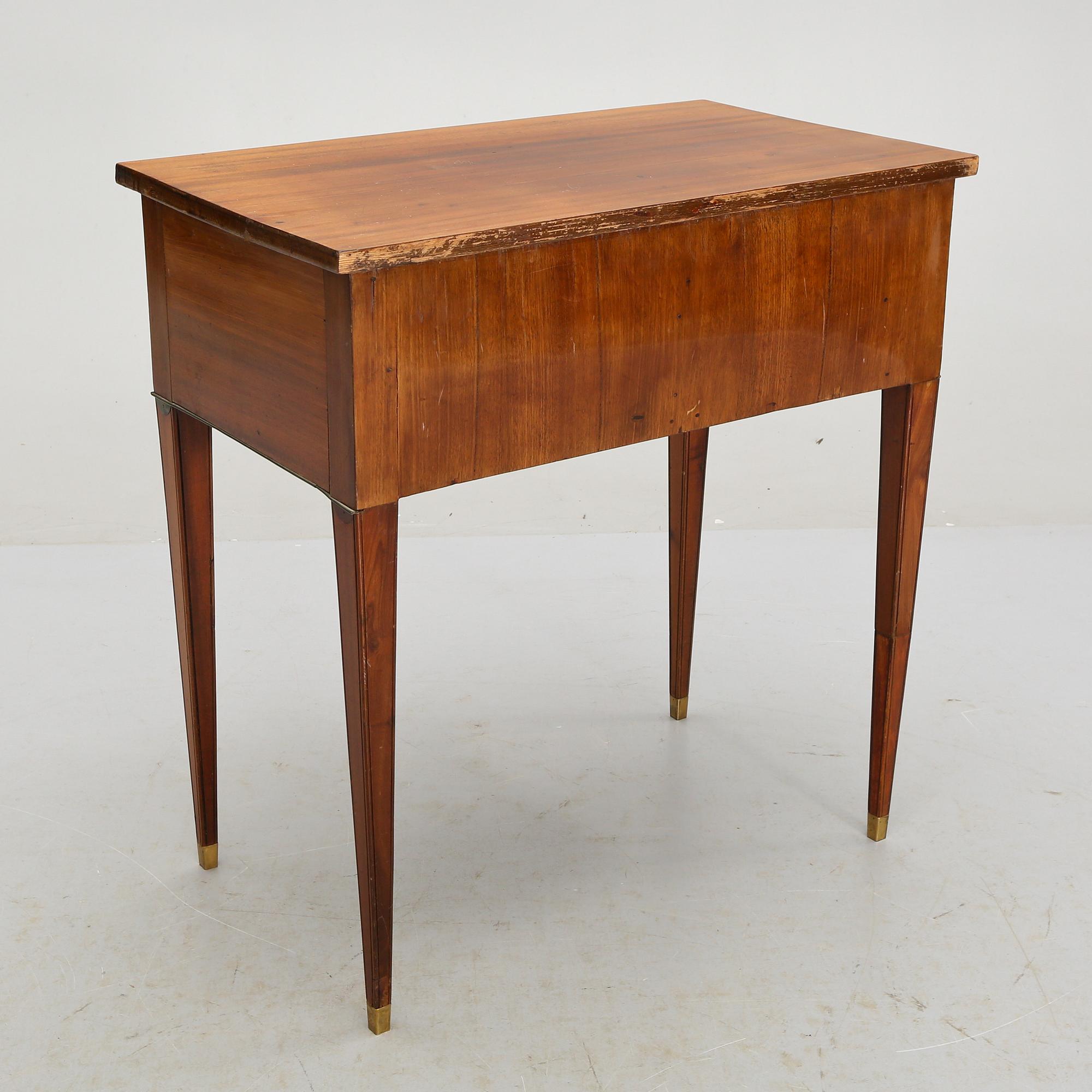 DAMARBETSBORD, sengustavianskt, omkring år 1800.