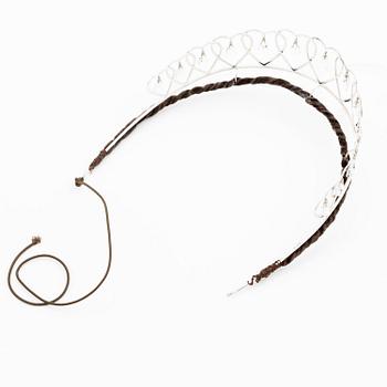 CF Carlman tiara 18K vitguld med droppslipad bergkristall, Stockholm 1968.