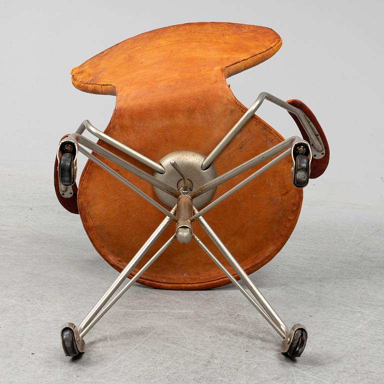 ARNE JACOBSEN, kontorsstol,  "Sjuan", Fritz Hansen, 1950-tal.