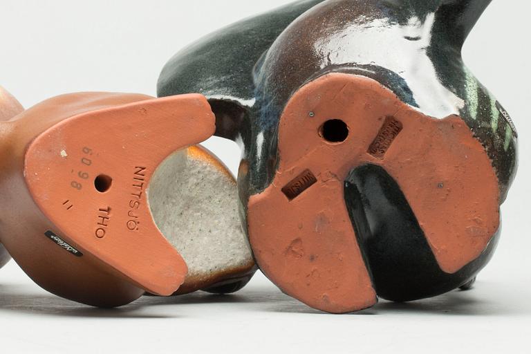 FIGURINER, två st, lergods, Thomas Hellström, Nittsjö, 1900-talets andra hälft.