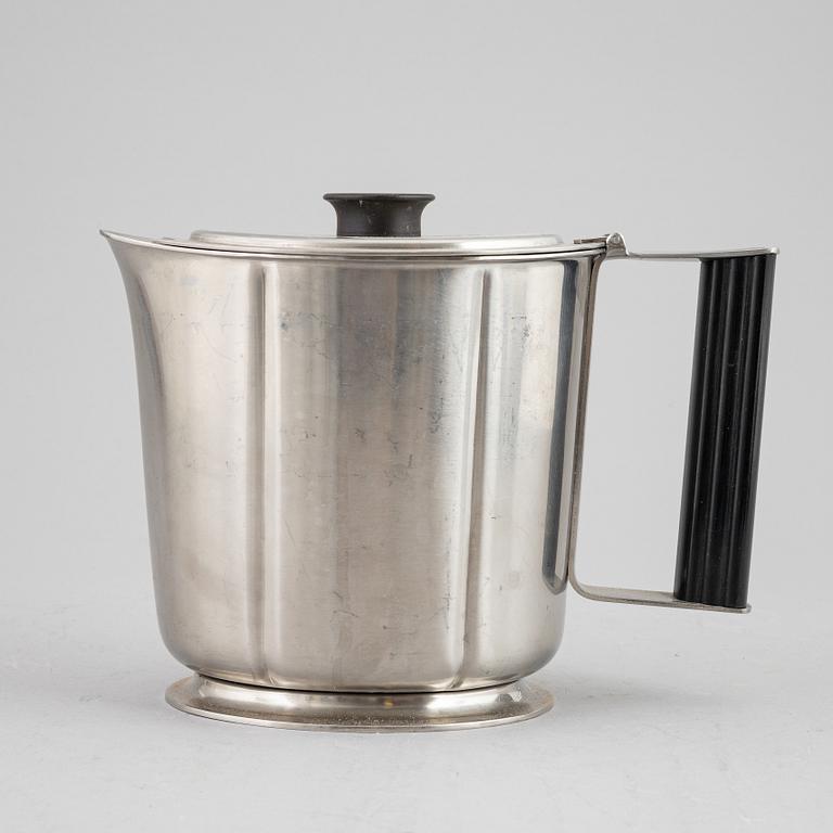 Eight stainless steal pieces to the 'Thebe' cutlry/dining service, Folke Arström, Gense, 1950's/60's.