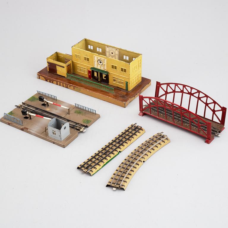 MÄRKLIN, lok 2 st samt diverse vagnar, räls och tillbehör.