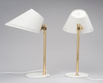 PAAVO TYNELL, A SET OF TWO DESK LAMPS, 9227. Manufactured by Taito/Idman. 1950s.