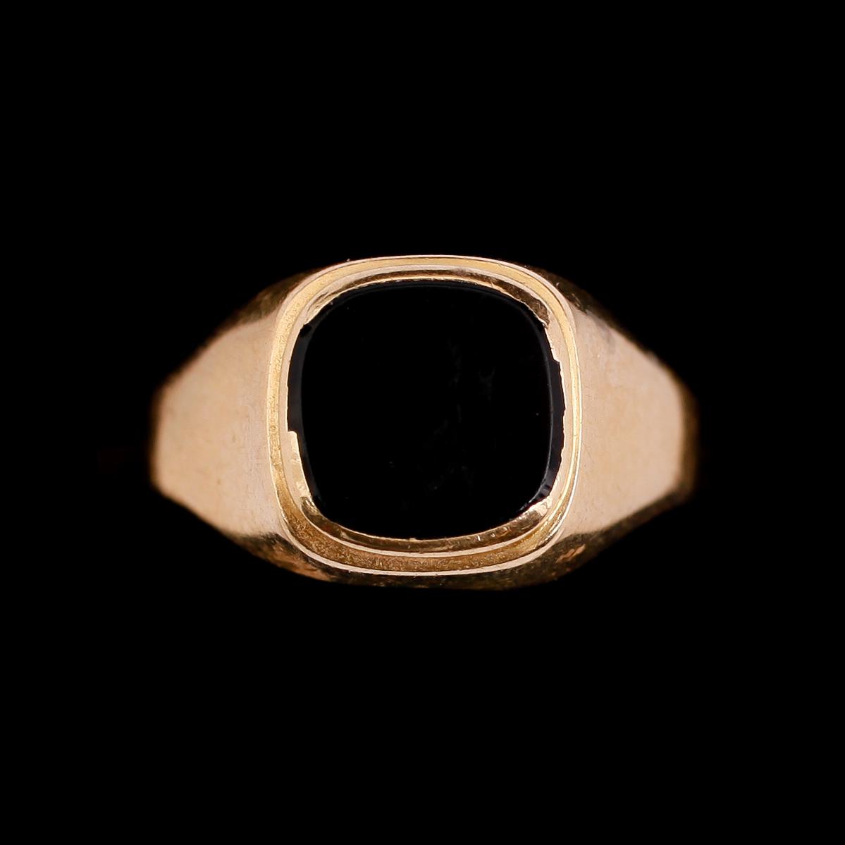 RINGAR, 2 st, 18 k guld o vitguld. Total vikt 7 g.
