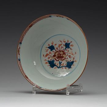 SKÅL, porslin. Qingdynastin, 1700-tal.