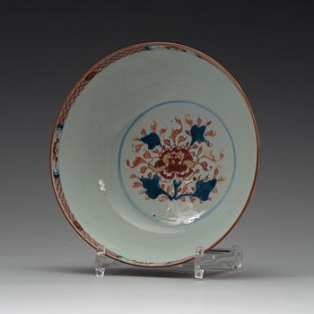 An imari bowl, Qing dynastin, 18th Century.