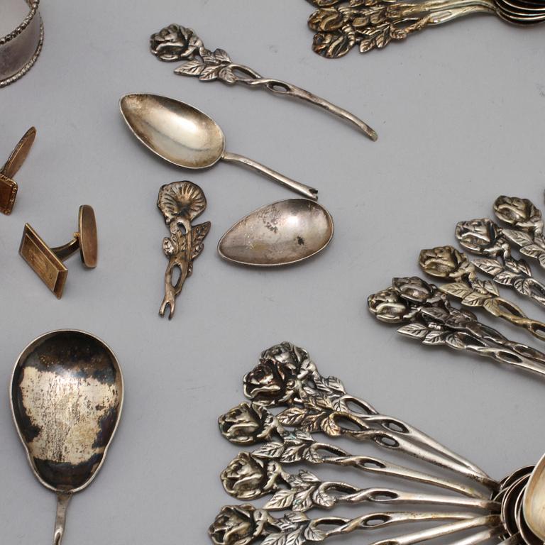 PARTI SILVER, 63 delar, silver, 1900-tal. Tot vikt 600 g.