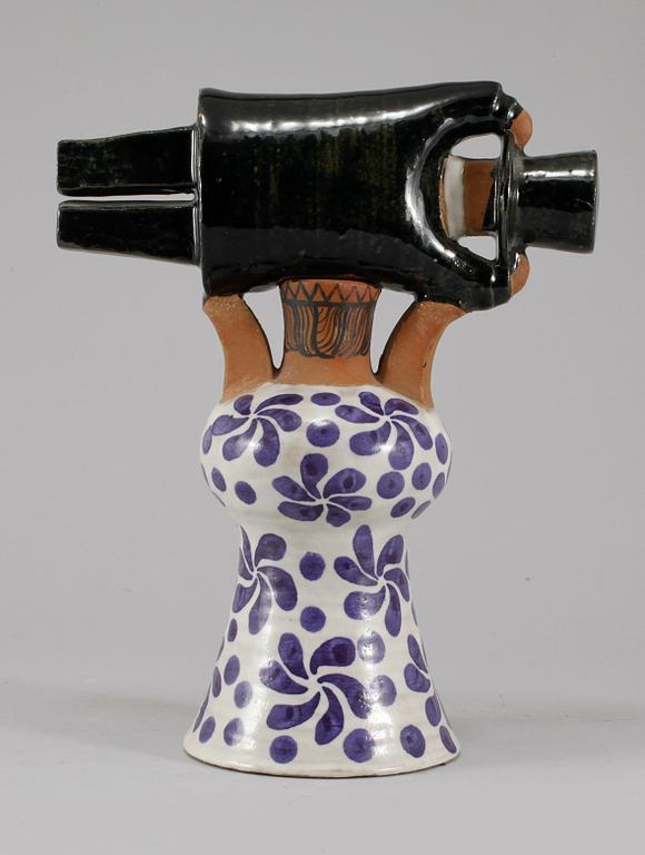 SKULPTUR, stengods. Lisa Larson, Gustavsberg, "Samhällsdebatten", i produktion 1969-74.