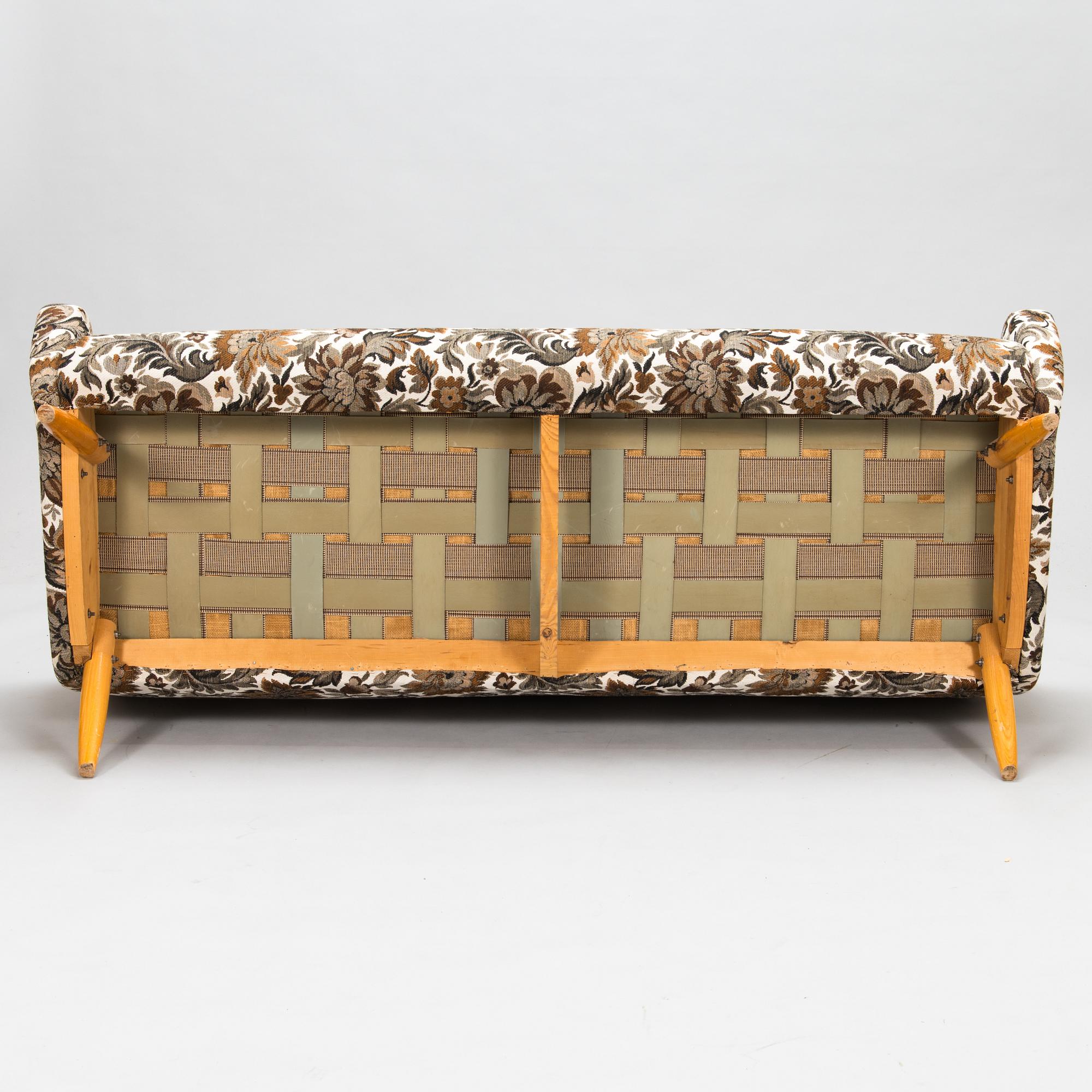 Kurt Hvitsjö, a mid-20th century sofa for Isku.