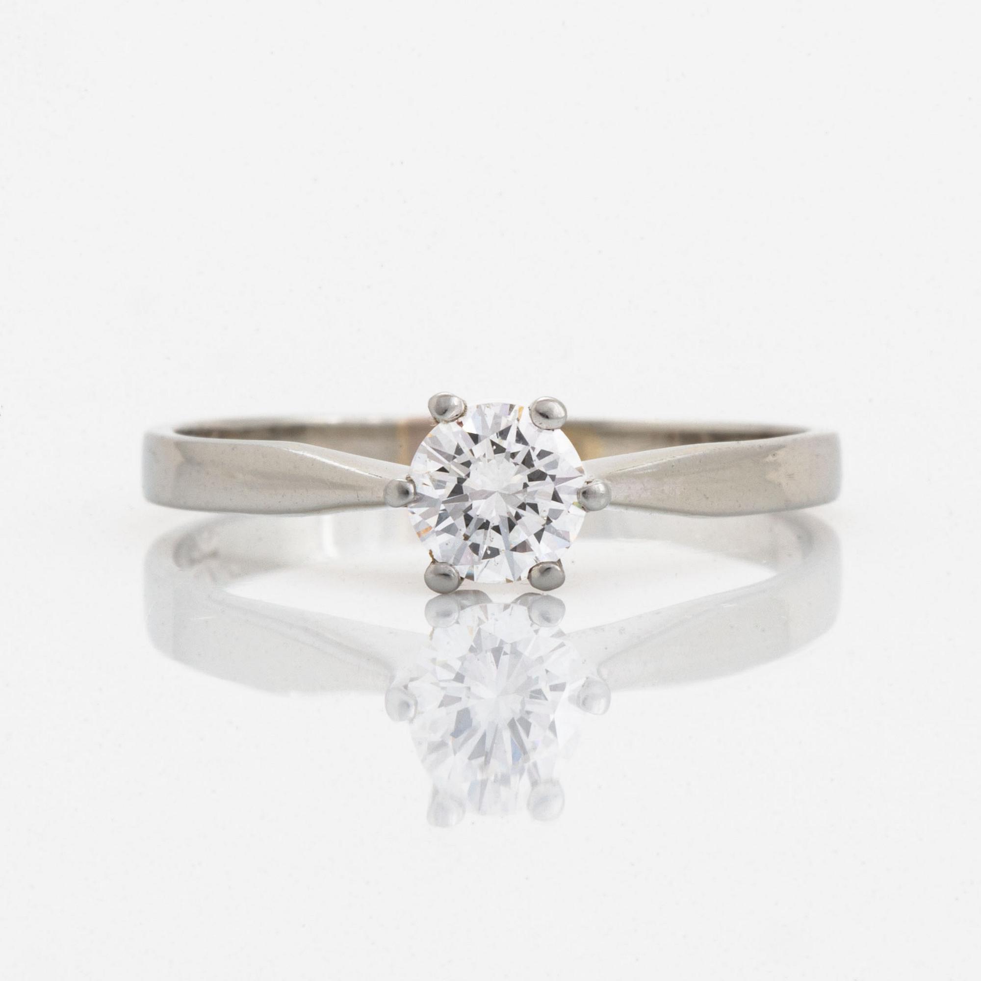 Brilliant-cut diamond ring.