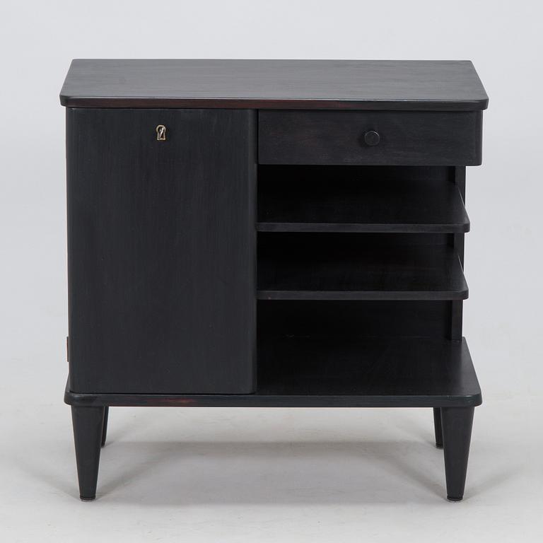 A 1950s 'Pertti' radio table, model 3205, Asko, Finland. Design year 1948.