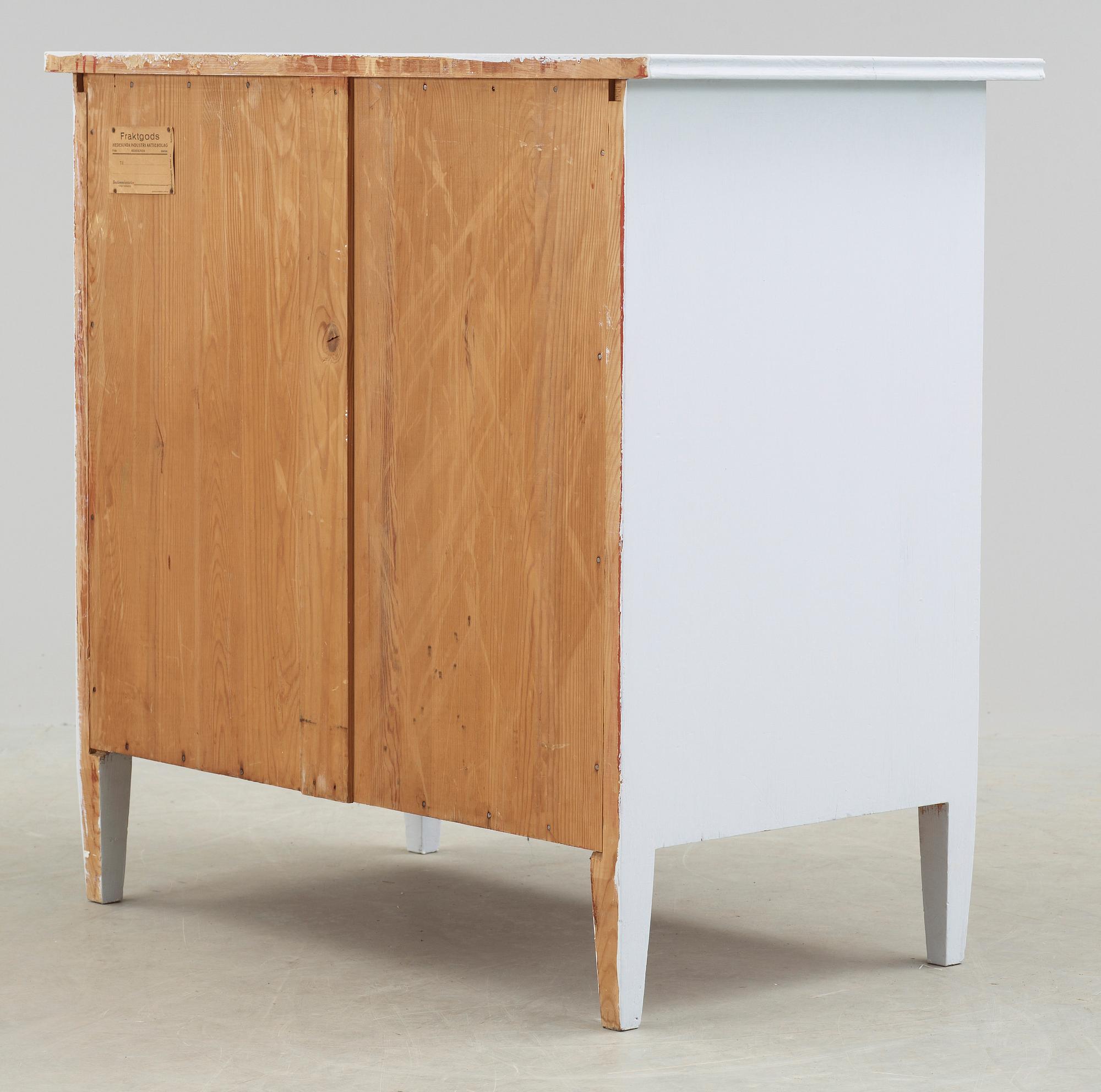 BYRÅ, gustaviansk stil, 1900-talets början.