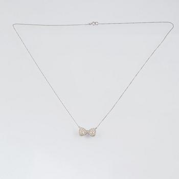 COLLIER, 18K vitguld med briljantslipade diamanter ca 0.60 ct. Vikt 1,8 gram.