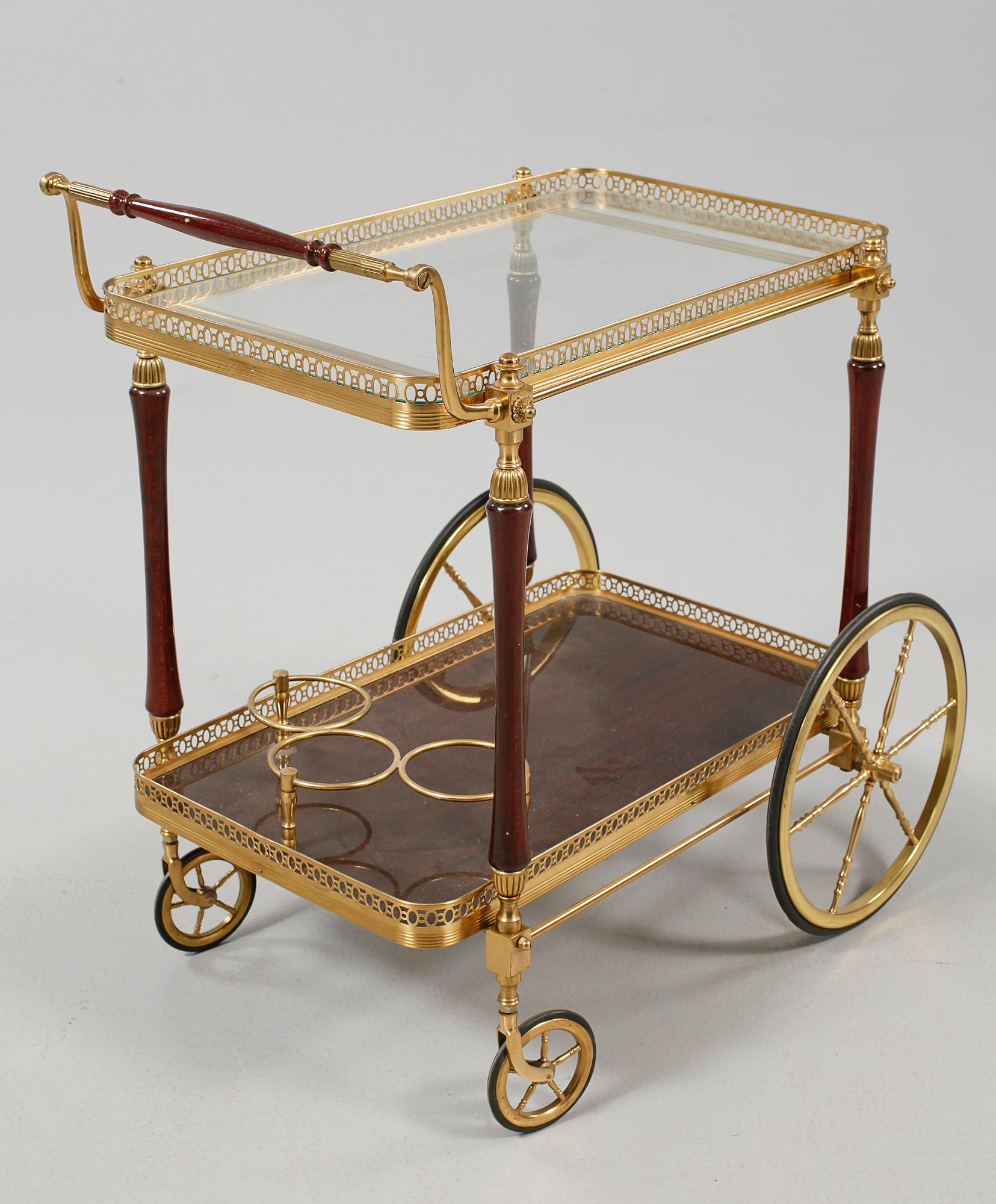 SERVERINGSVAGN, 1900-talets andra hälft.
