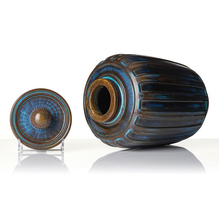 Wilhelm Kåge, a "Farsta" stoneware urn with cover, Gustavsberg Studio, Sweden 1951.