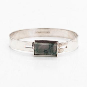 Elis Kauppi, a silver bracelet with moss agate. Kupittaan Kulta, Turku 1963.