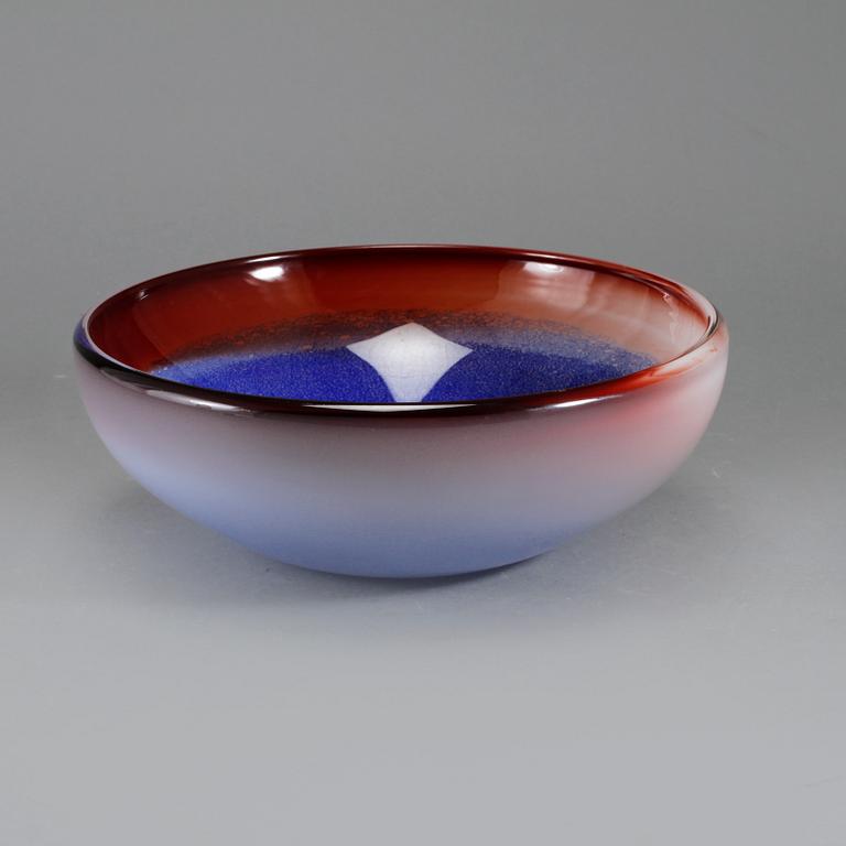 SKÅL, glas, troligen Willy Johansson, Hadeland Glasverk, signerad.