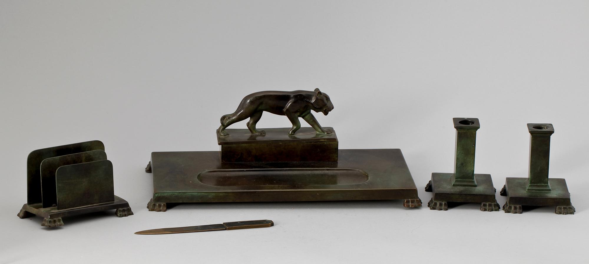 SKRIVBORDSSET, brons, 5 delar, 1900-tal.