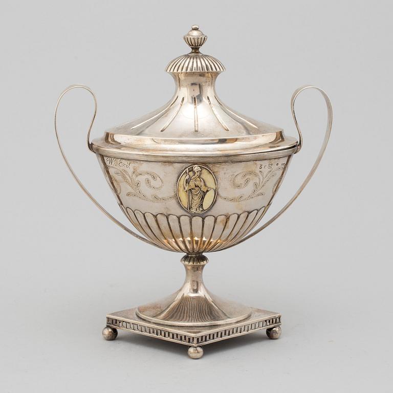 A silver sugar bowl by Johan Bergman Luleå, 1811.