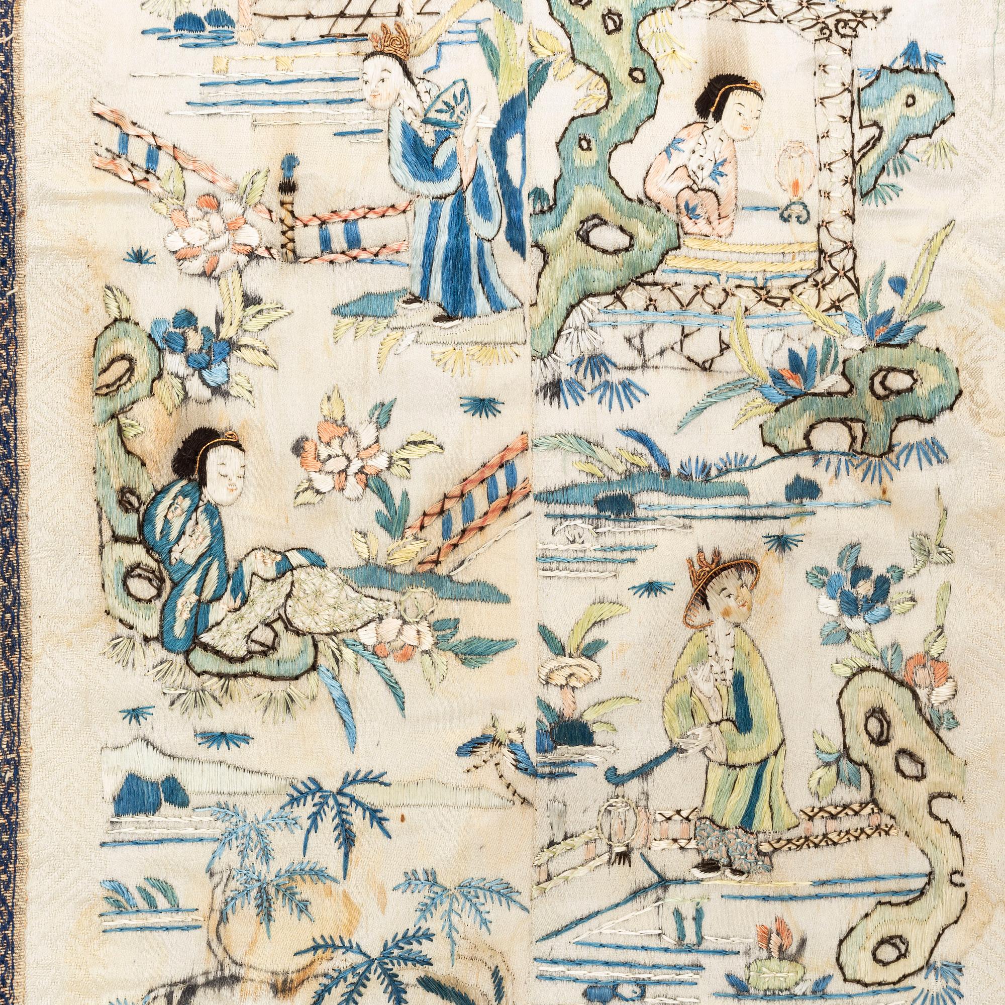 A silk textile, Qing dynasty, 19th century.