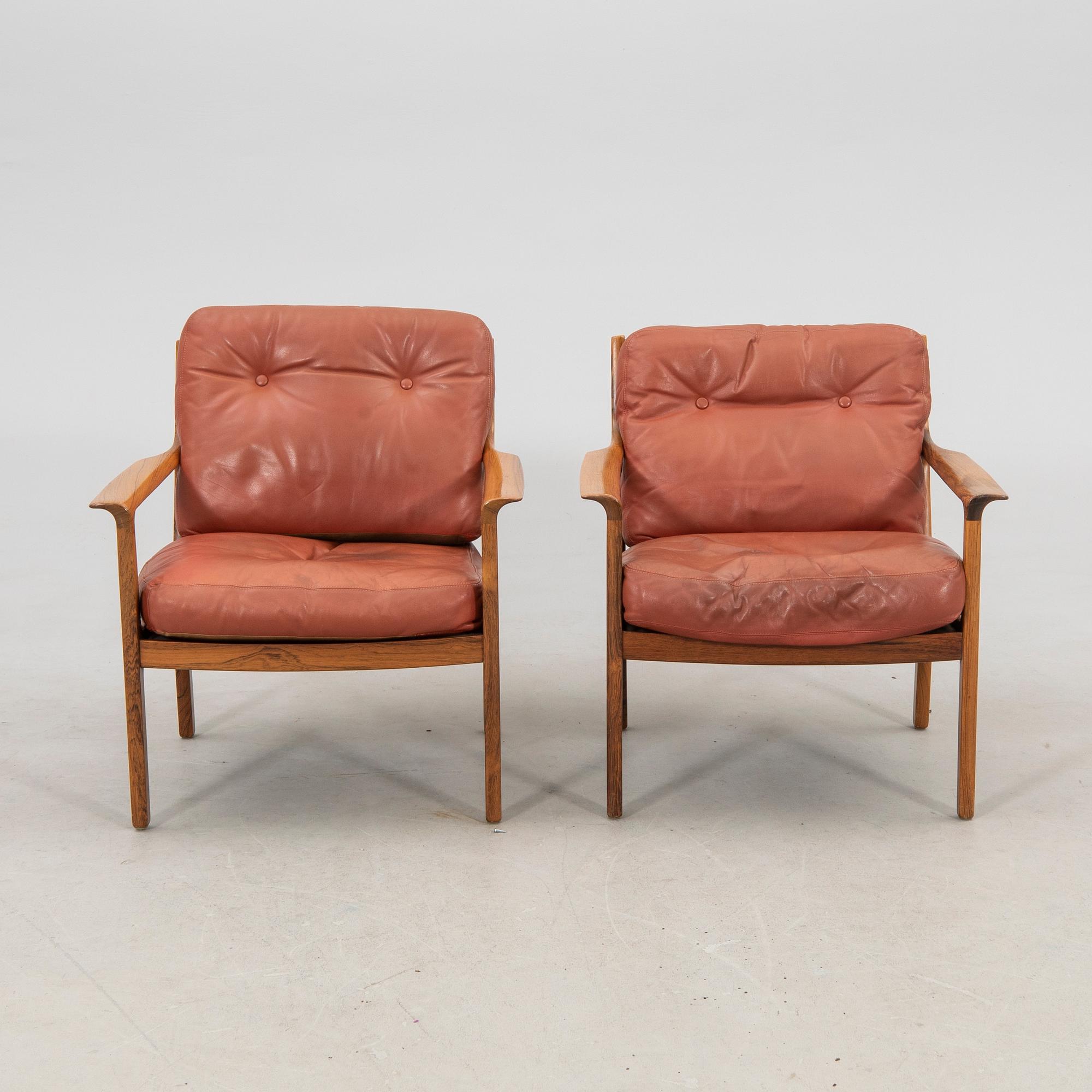 Armchairs, a pair from the 1960s/70s.