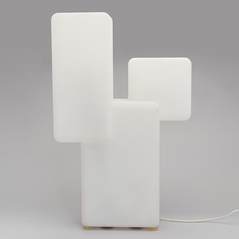 Eero Aarnio, pöytä/lattiavalaisin "Kubo", Innolux 2009.