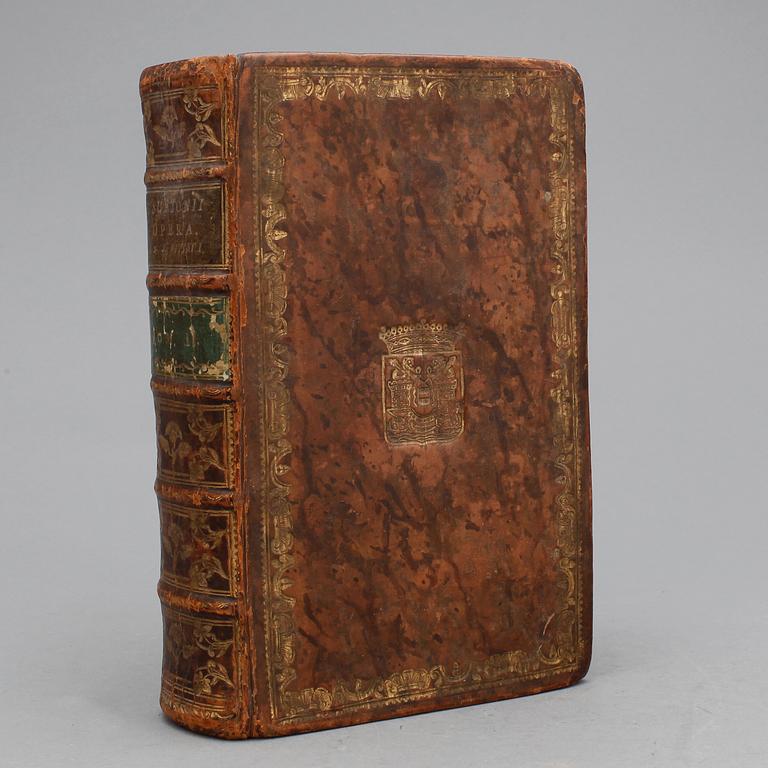 BÖCKER, 2 st, bla "Kerckelycke Historie van de Gheheele Werelt...", av P.Cornelius Hazart, Antwerpen 1671.