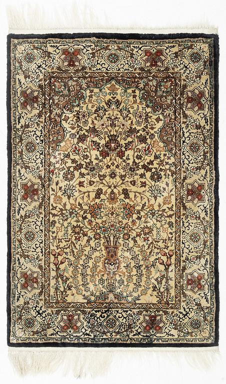 Matta, orientalisk, silke, ca 93 x 63 cm.