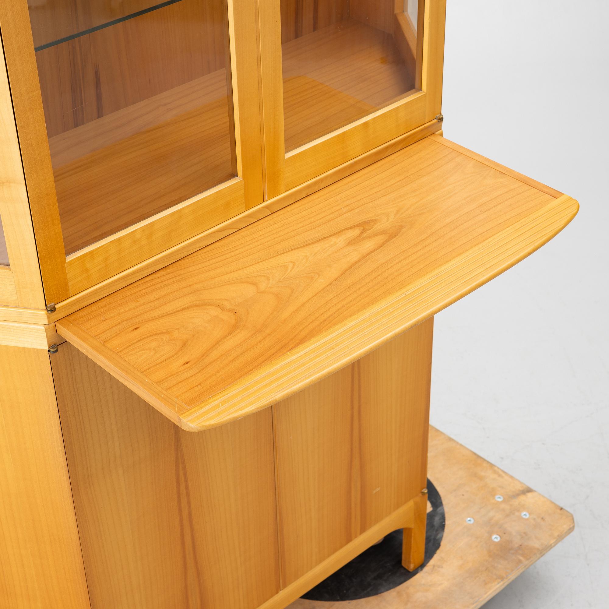 Carl Malmsten, Display cabinet, "Undantaget".