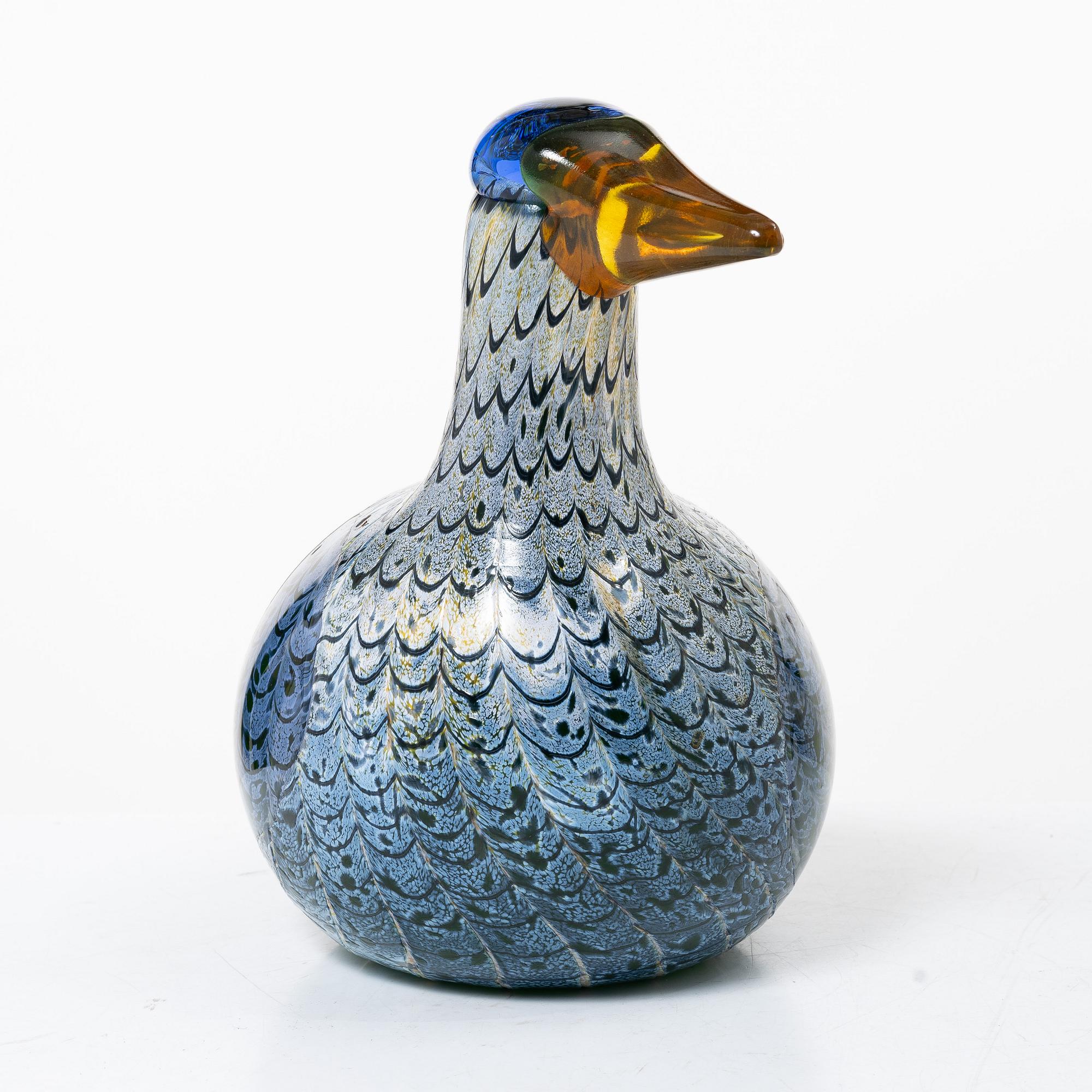 Oiva Toikka, a 'Martin Hanhi' glass bird, for the 80th jubilee of Finlands independence, Nuutajärvi, Iittala, Finland.