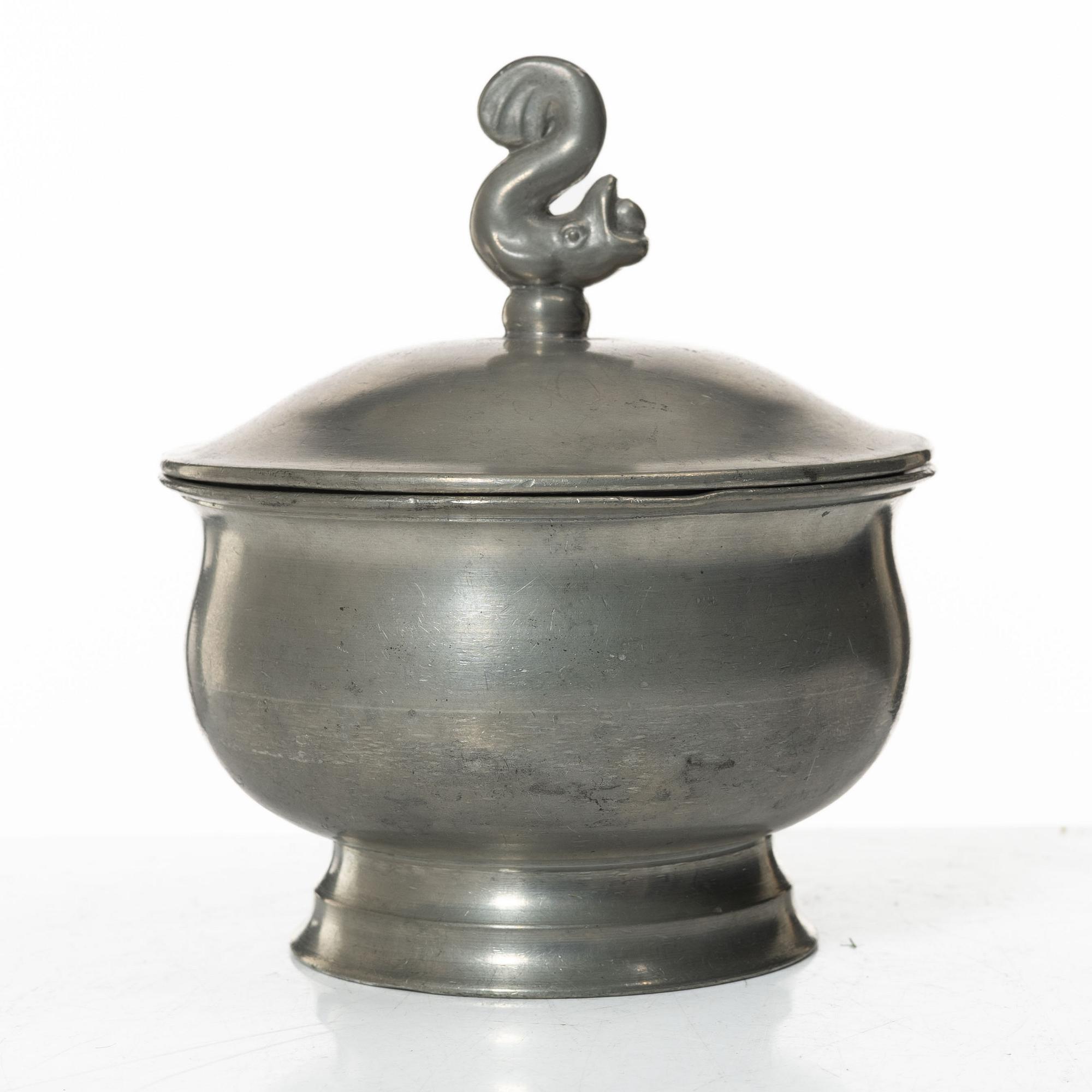 Firma Svenskt Tenn, Svenskt Tenn, a pewter sugar bowl with lid, Stockholm 1925, model A 37, signed Estrid Erikson.