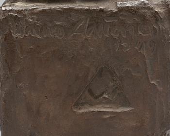 WÄINÖ AALTONEN, Skulptur, brons, signerad o daterad 1949. "Karjala".