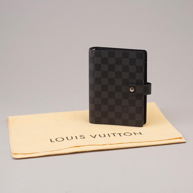 AGENDA,"Medium Ring Agenda Cover", Louis Vuitton.