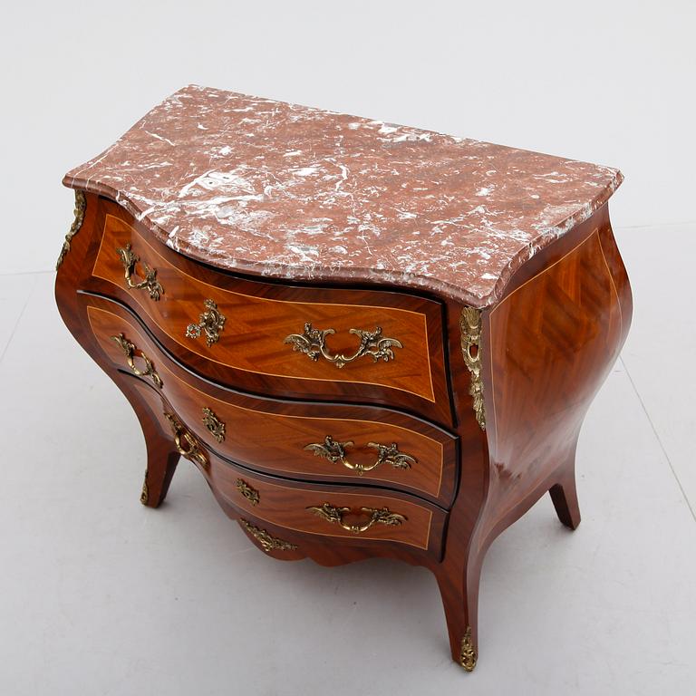 BYRÅ, rokokostil, 1900-talets mitt.