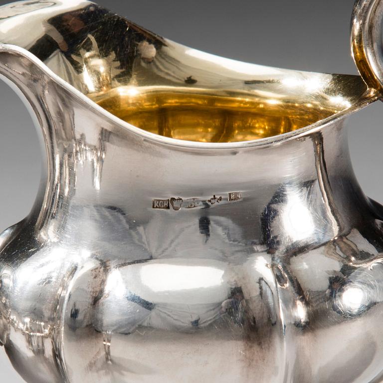 SOCKERSKÅL OCH MJÖLKKANNA, silver, Karl Gideon Hassel, Nykarleby, 1886, totalvikt 505 g.